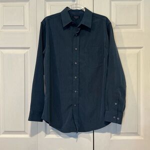 🩷 Croft & Barrow Blue Button Down Shirt - Size Medium